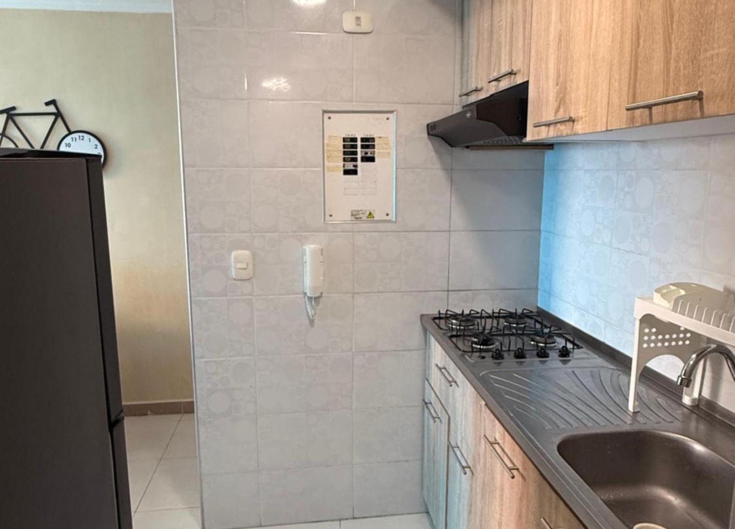 Amoblado En Cerca De La Playa Edif Torre Primi Apartamento