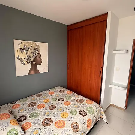 Amoblado En Cerca De La Playa Edif Torre Primi